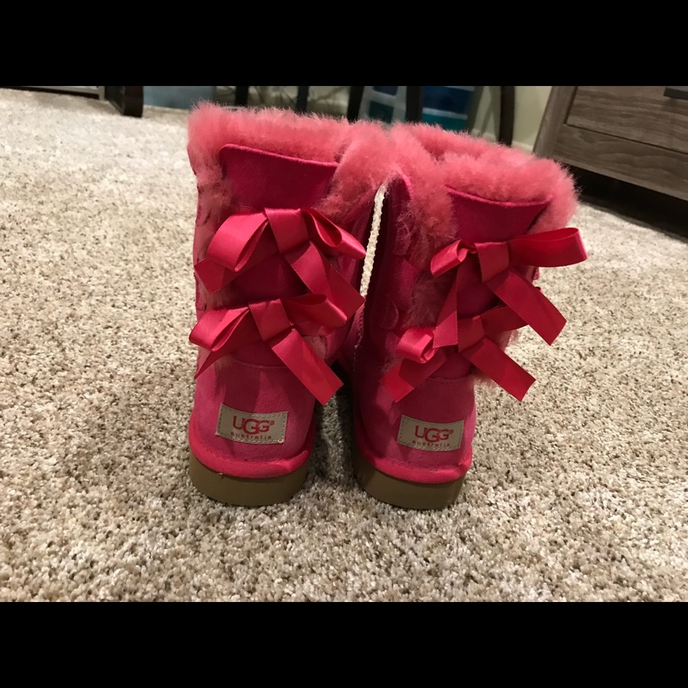 Uggs - Picture 2 of 4